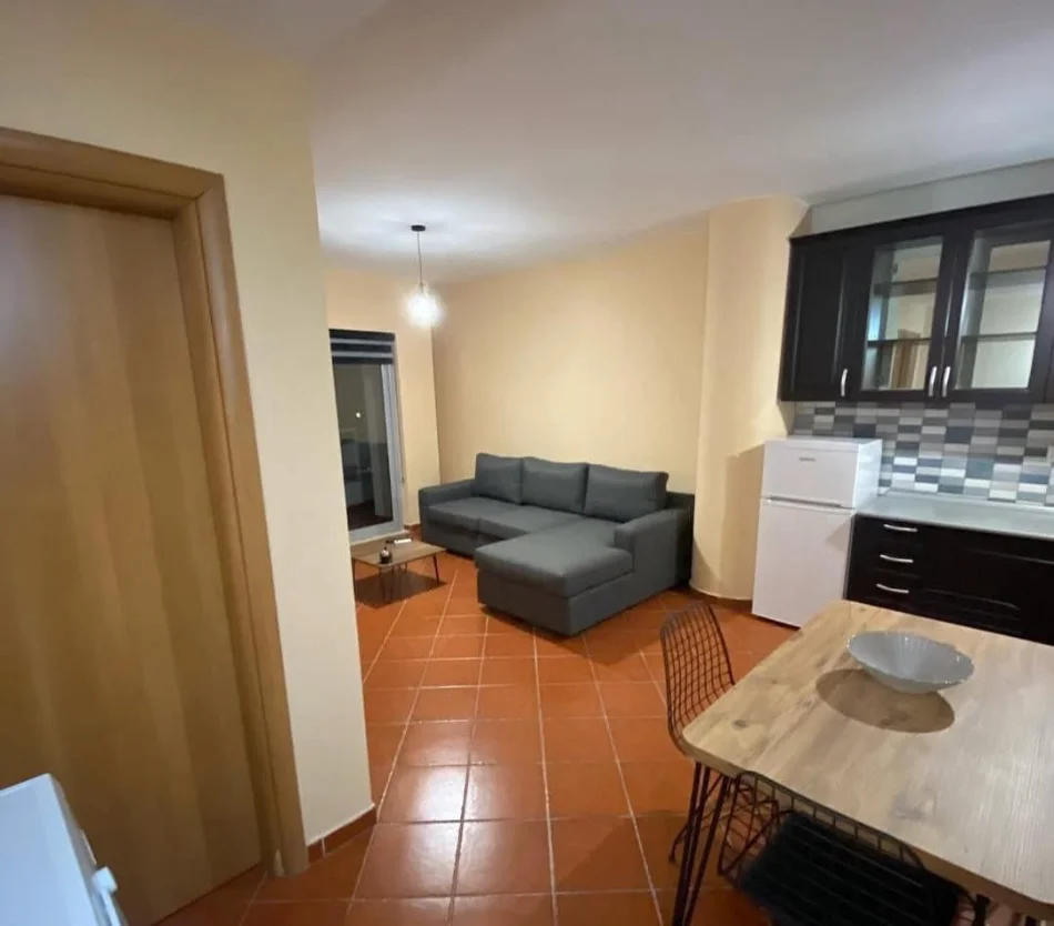 Tirane, jepet me qera apartament 1+1 Kati 9, 56 m² 590 € (Bulevardi Bajram Curri)