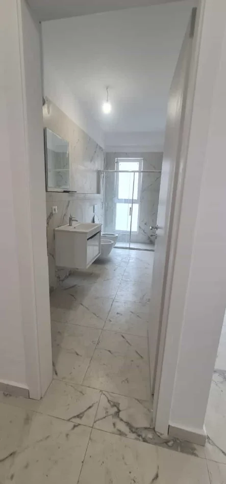 Tirane, jepet me qera zyre Kati 2, 79 m² 470 € (Rruga Dritan Hoxha)