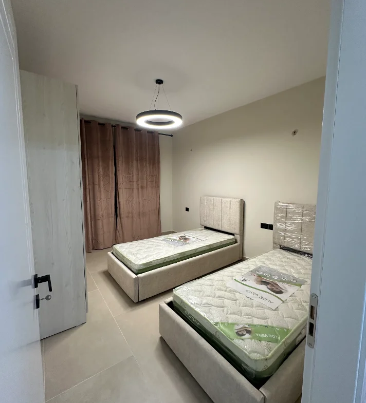 Tirane, jepet me qera apartament 2+1 , 100 m² 780 € (Rruga Rapo Herkali)