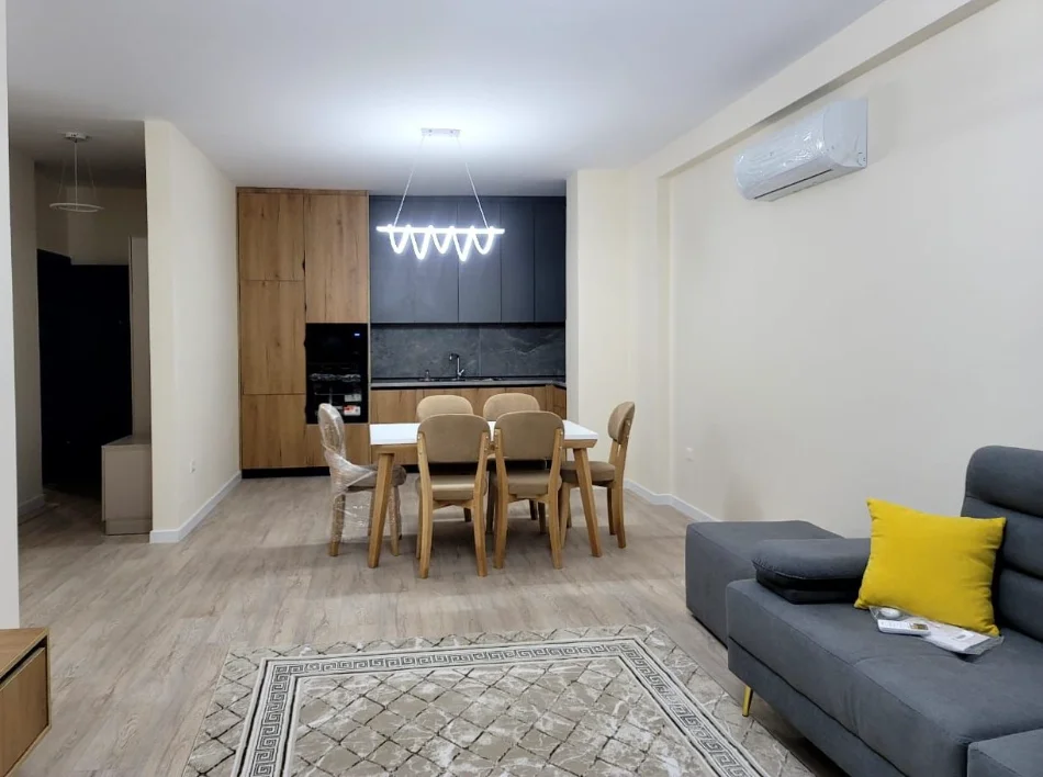 Tirane, jepet me qera apartament 2+1 , 115 m² 1.000 € 