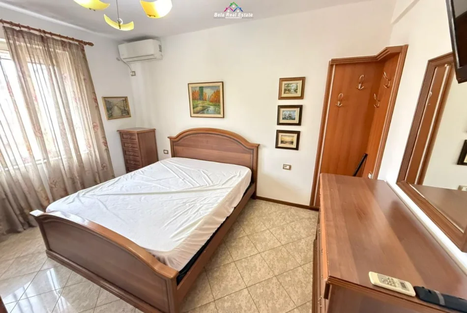 Tirane, jepet me qera apartament 2+1 Kati 3, 65 m² 575 € (Shkolla Misto Mame)