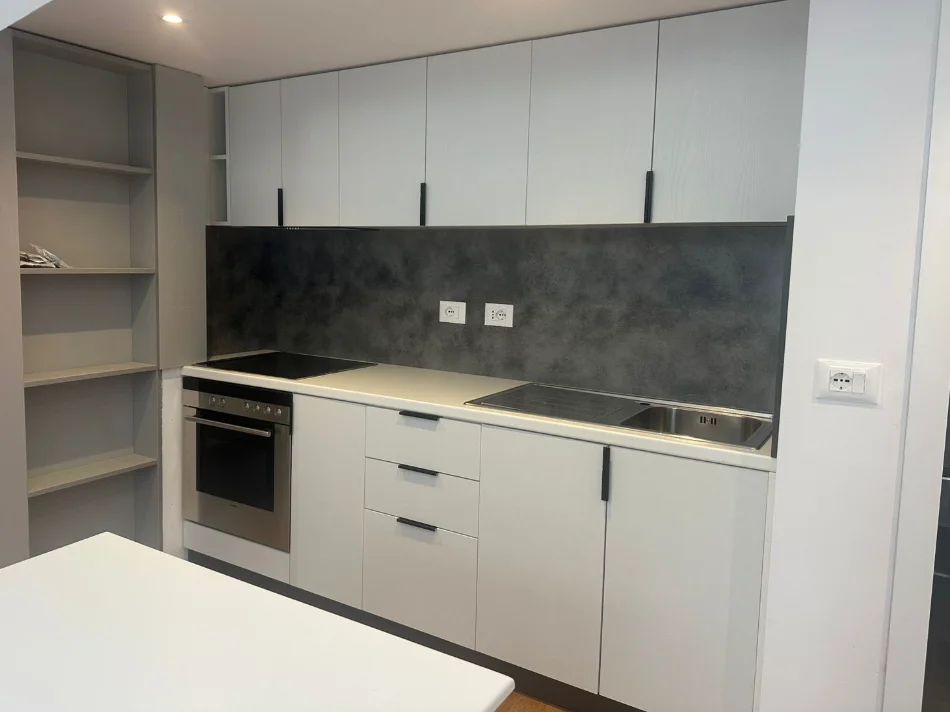 Tirane, shitet apartament 2+1 , 119 m² 155.000 € 