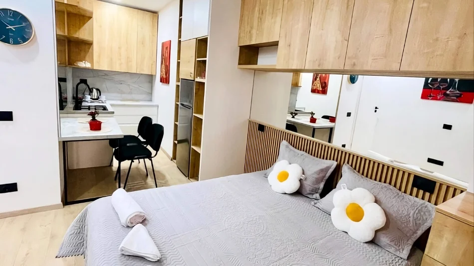 Durres, jepet me qera garsonier 1+1 , 42 m² 400 € (Prane Gjykates, Durres)