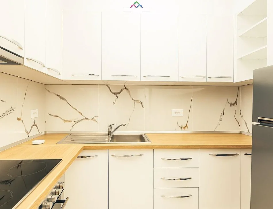 Tirane, jepet me qera apartament 2+1 Kati 1, 75 m² 730 € (Rruga Mine Peza)