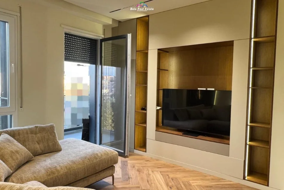 Tirane, jepet me qera apartament 2+1+Ballkon Kati 5, 93 m² 1.070 € (prane Kishes Katolike)