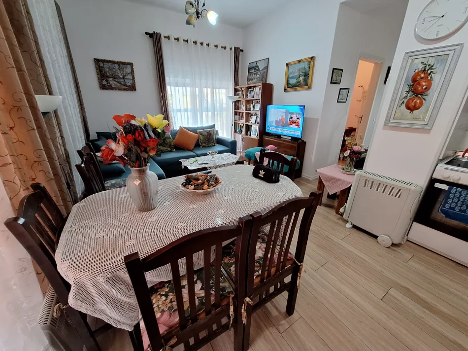 Tirane, shitet apartament 2+1+Ballkon Kati 2, 83 m² 150.000 € (Ali Demi/Kompleksi Mangalem)