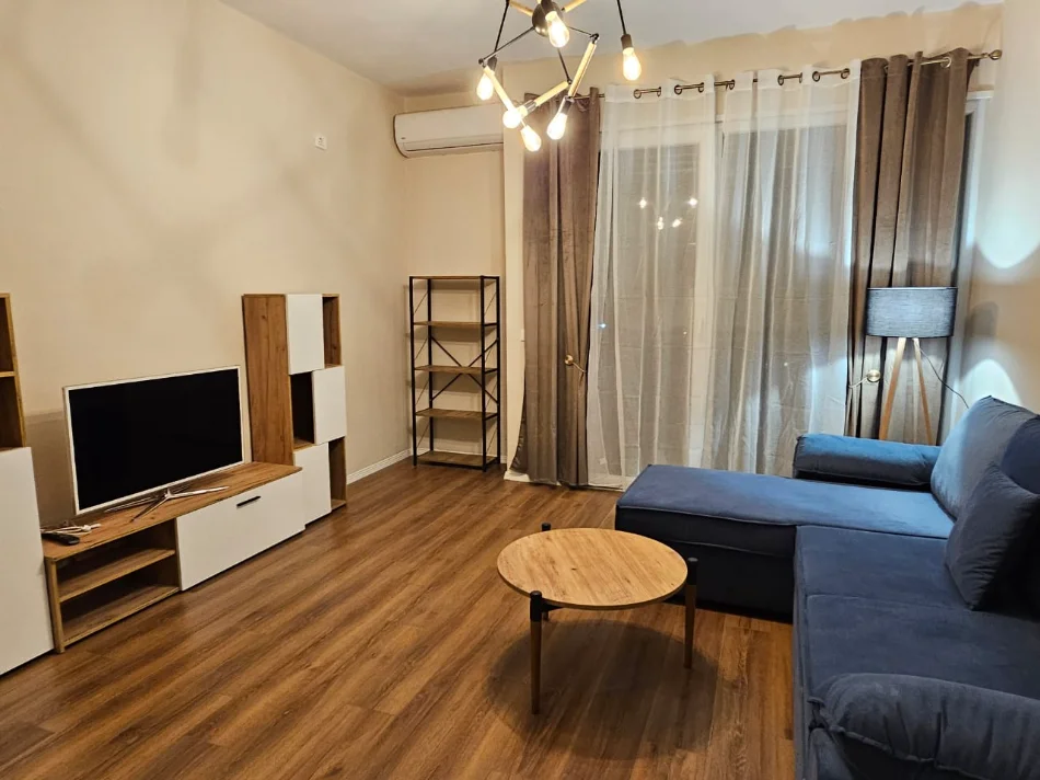 Tirane, jepet me qera apartament 2+1+Ballkon Kati 6, 100 m² 600 € (Rruga 5 Maji/Blackstone Lounge)