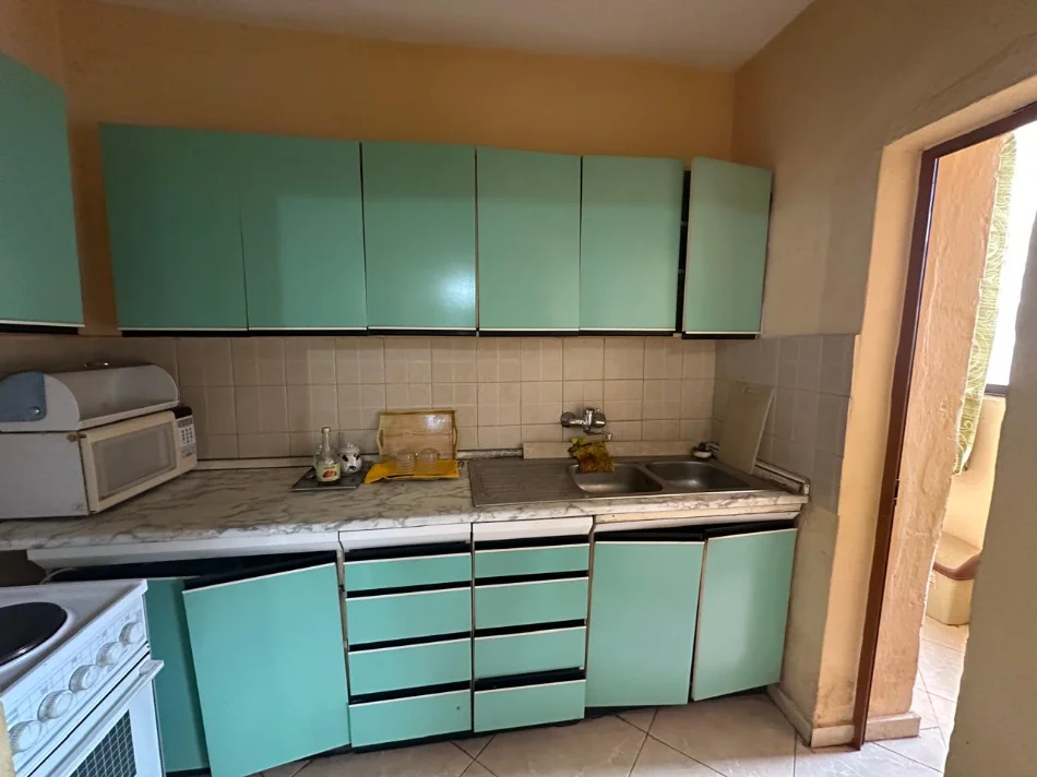 Tirane, shitet apartament 3+1+Ballkon Kati 2, 89 m² 185,000 € (Blloku i Ambasadave)