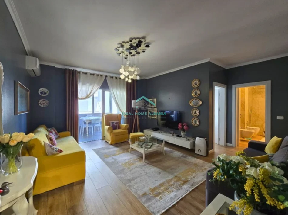 Vlore, shitet apartament 1+1+Ballkon Kati 5, 72 m² 250.000 € (Lungomare, vlore)