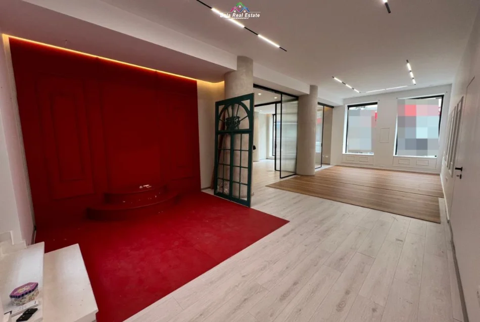 Tirane, jepet me qera dyqan Kati 1, 180 m² 2.500 € (Rruga Vaso Pasha)