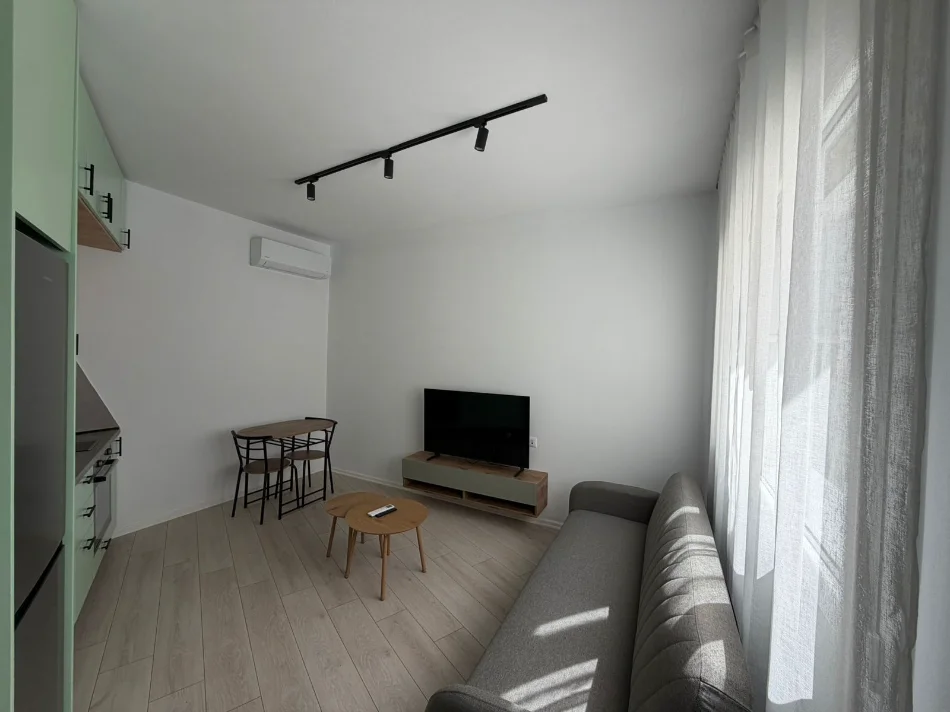 Tirane, jepet me qera apartament 1+1 , 62 m² 500 € 