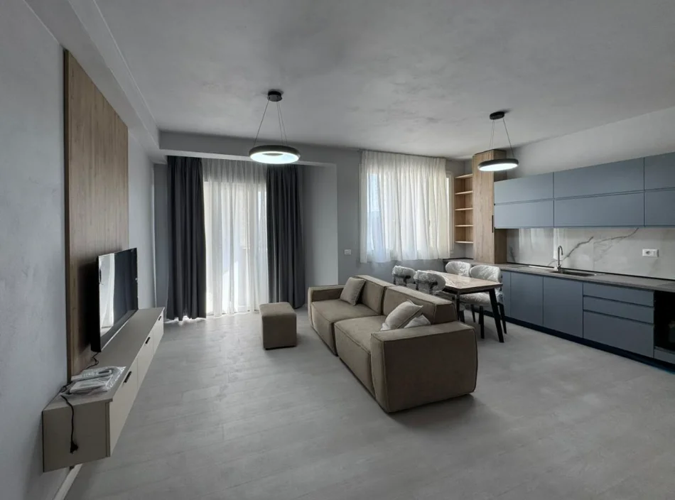 Tirane, jepet me qera apartament 2+1 , 100 m² 750 € 