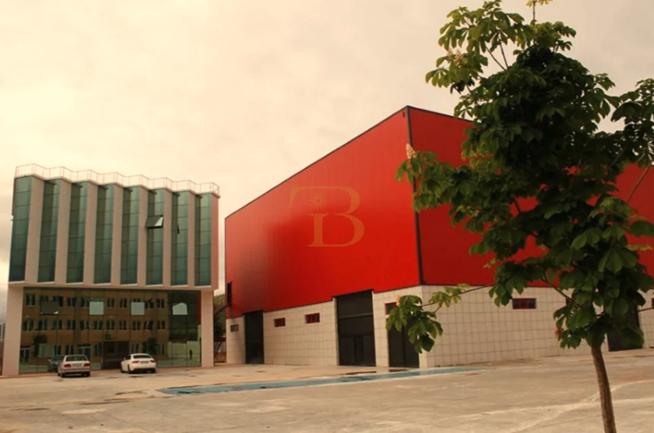 Tirane, jepet me qera magazine Kati 0, 7.177 m² (vaqarr)