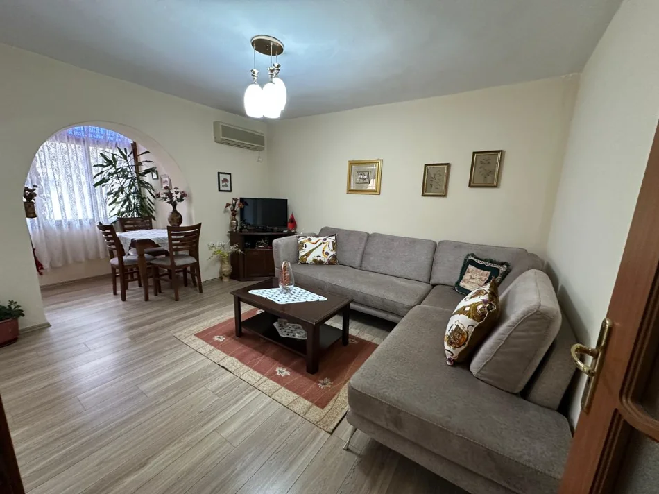 Tirane, shitet apartament 1+1+Ballkon Kati 3, 53 m² (Ambasada Amerikane)