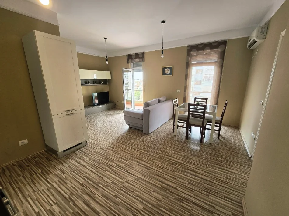 JEPET ME QERA: SUPER APARTAMENT 2+1 📍 Midis rrugës së Kavajës & M.Shyrit