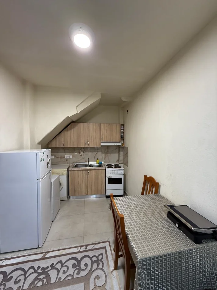 Tirane, jepet me qera apartament 1+1 , 75 m² 450 € (Bulevardi Zogu i Parë)