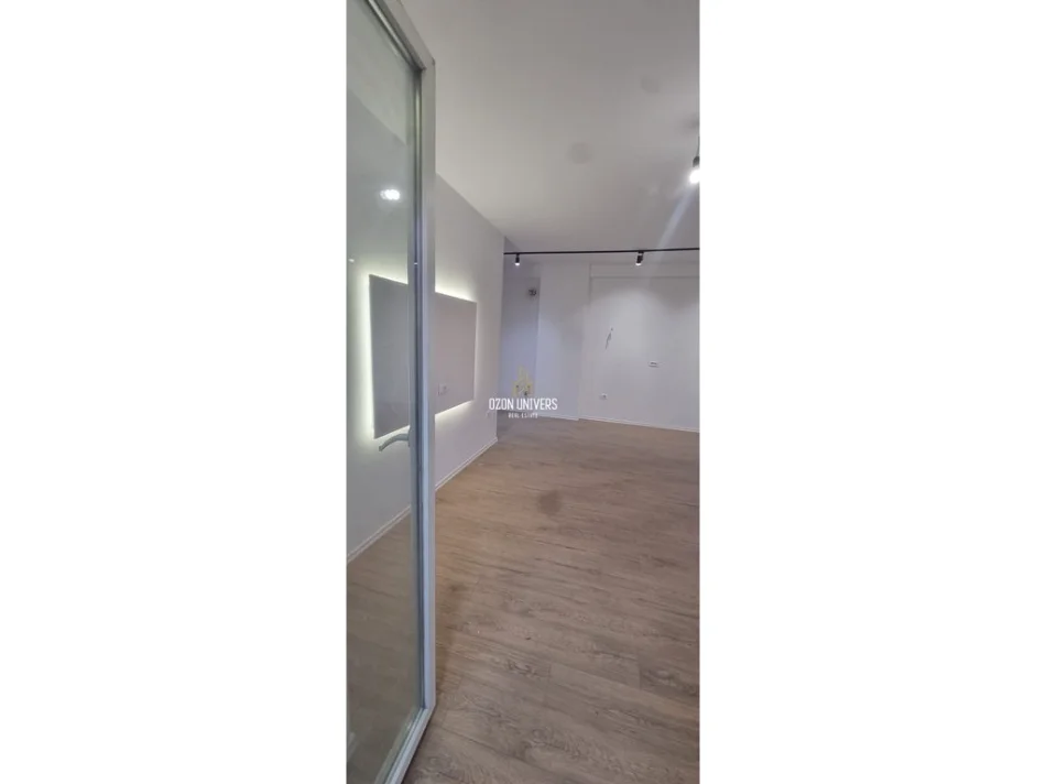 Tirane, shitet apartament 2+1+Ballkon Kati 2, 100 m² 160.000 € (Fresk)