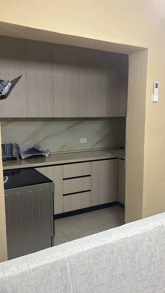 Tirane, jepet me qera apartament 1+1+Ballkon Kati 5, 62 m² 450 € (Ish Restorant Durresi)