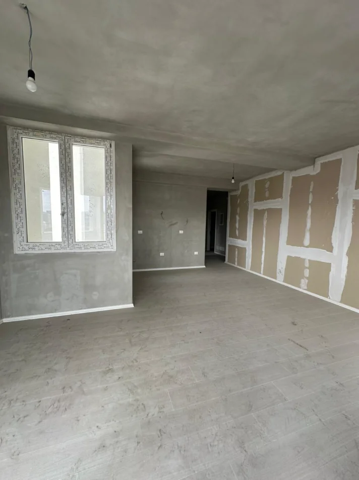 Shqiperi, jepet me qera apartament 3+1 Kati 4, 400 € (Astir)