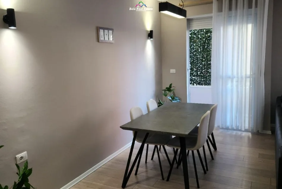 Tirane, jepet me qera apartament 1+1 Kati 2, 70 m² 680 € (Poliklinika nr 9 prane big market)