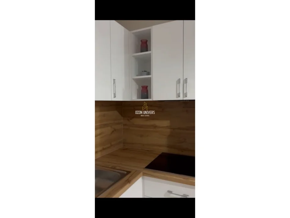 Tirane, jepet me qera apartament 1+1+Ballkon Kati 2, 85 m² 600 € (Xhamllik)