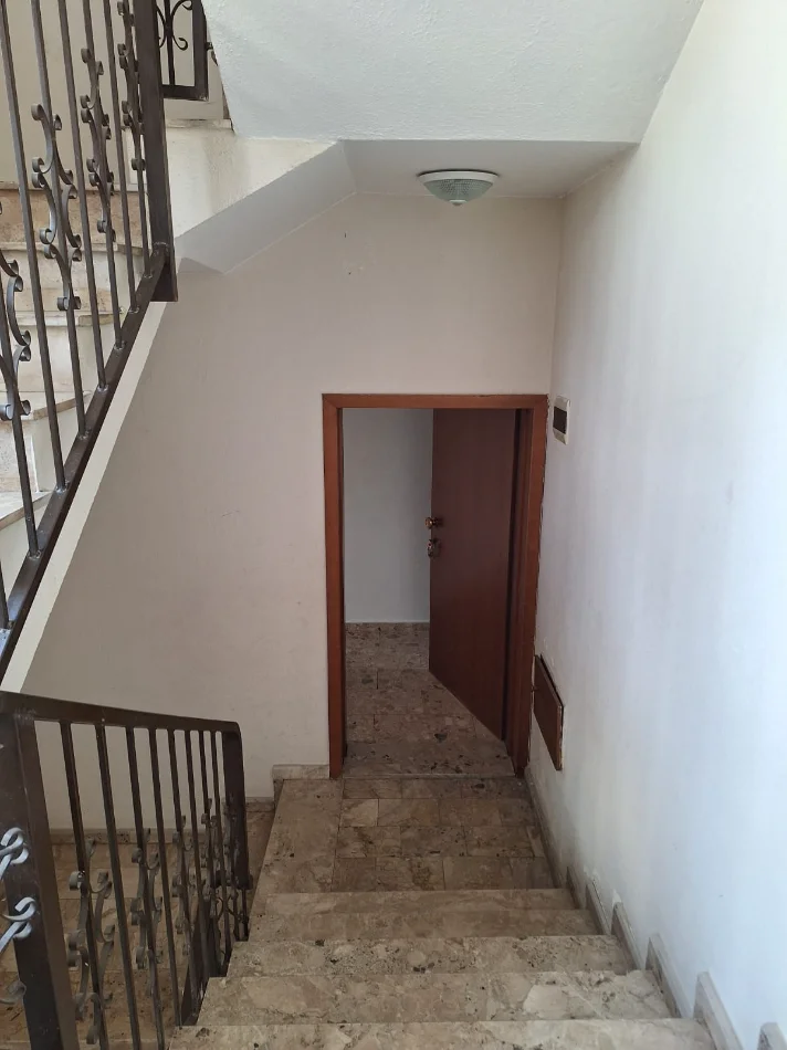Tirane, shes apartament 2+1+Aneks+Ballkon Kati 2, 144 m² 195.000 € (Rruga Xhanfize Keko)