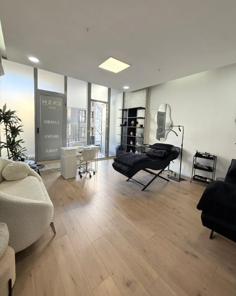 Tirane, jepet me qera zyre , 36 m² 500 € 