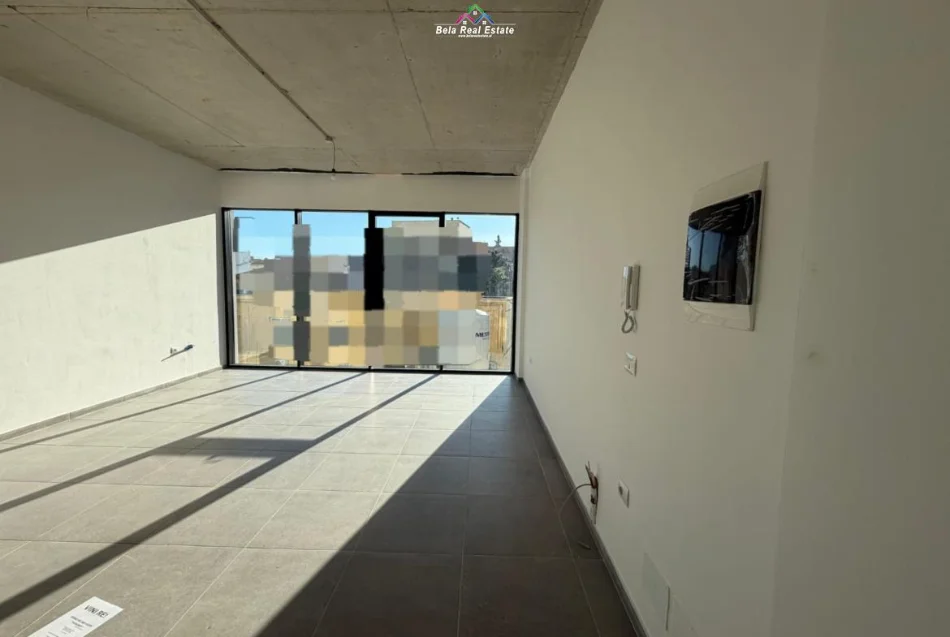 Tirane, jepet me qera zyre Kati 1, 41 m² 730 € (Rruga e Barrikaddave)