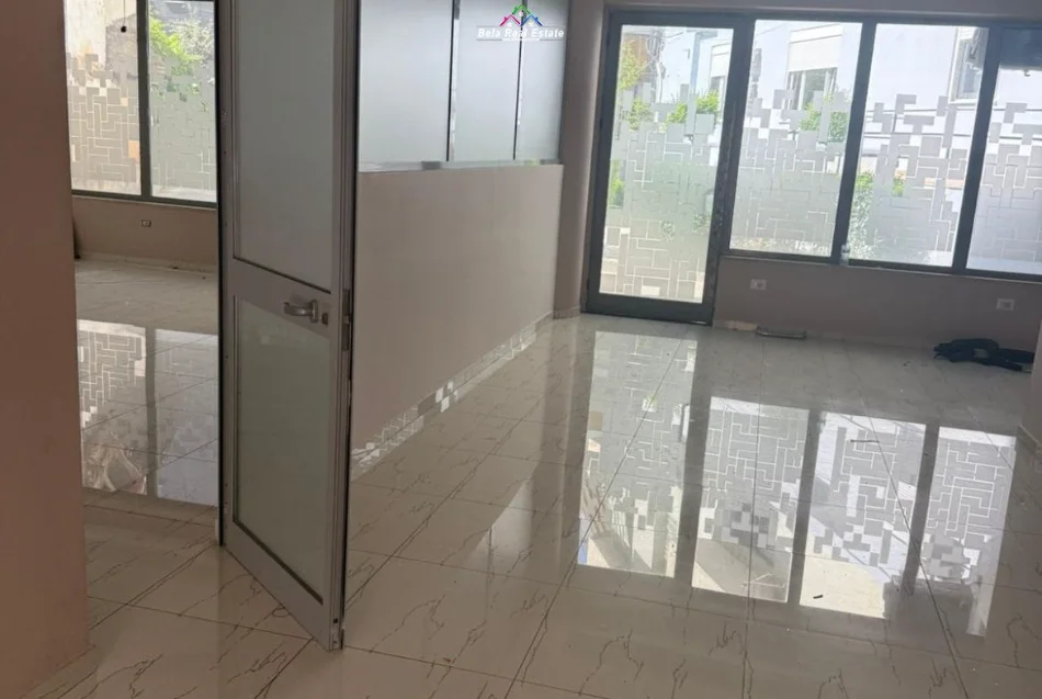 Tirane, jepet me qera zyre Kati 0, 80 m² 1.260 € (Rruga e dibres)