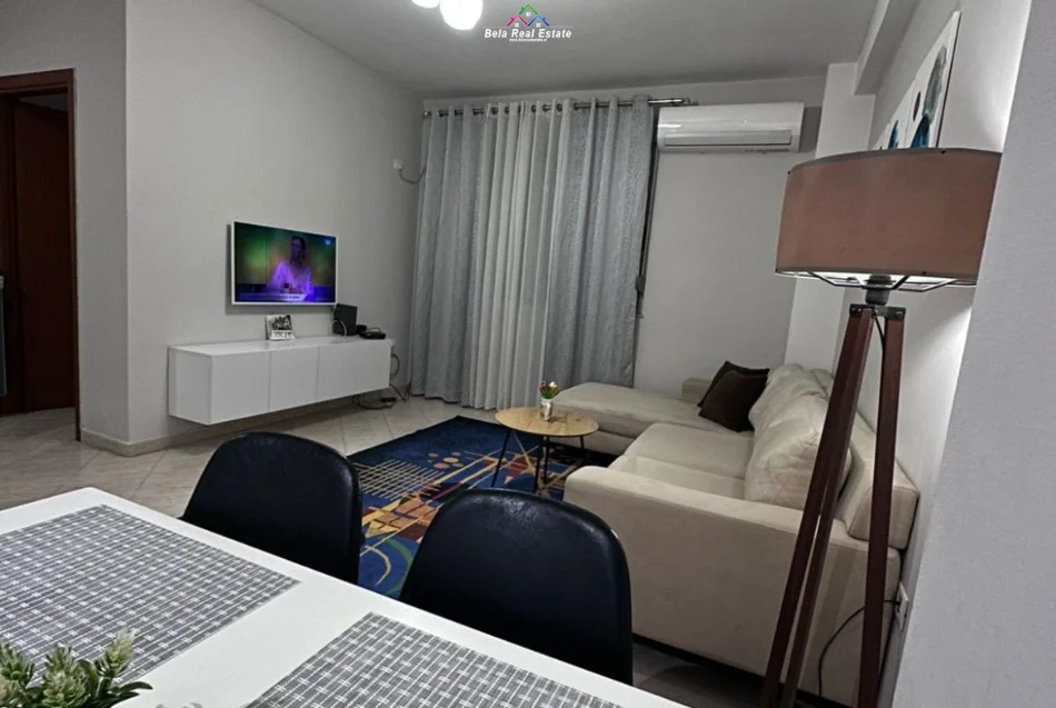 Tirane, jepet me qera apartament 1+1 Kati 5, 65 m² 580 € (Rruga e Kavajes)