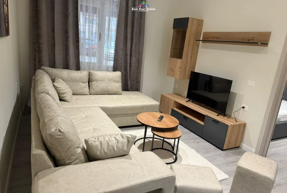 Tirane, jepet me qera apartament 2+1 Kati 1, 80 m² 850 € (Rruga Janos Hunyadi)