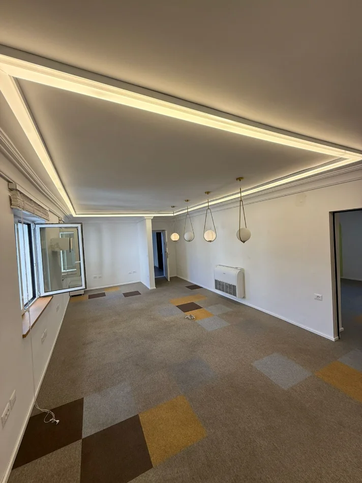 Tirane, jepet me qera zyre , 130 m² 1.500 € (Zogu i Zi)