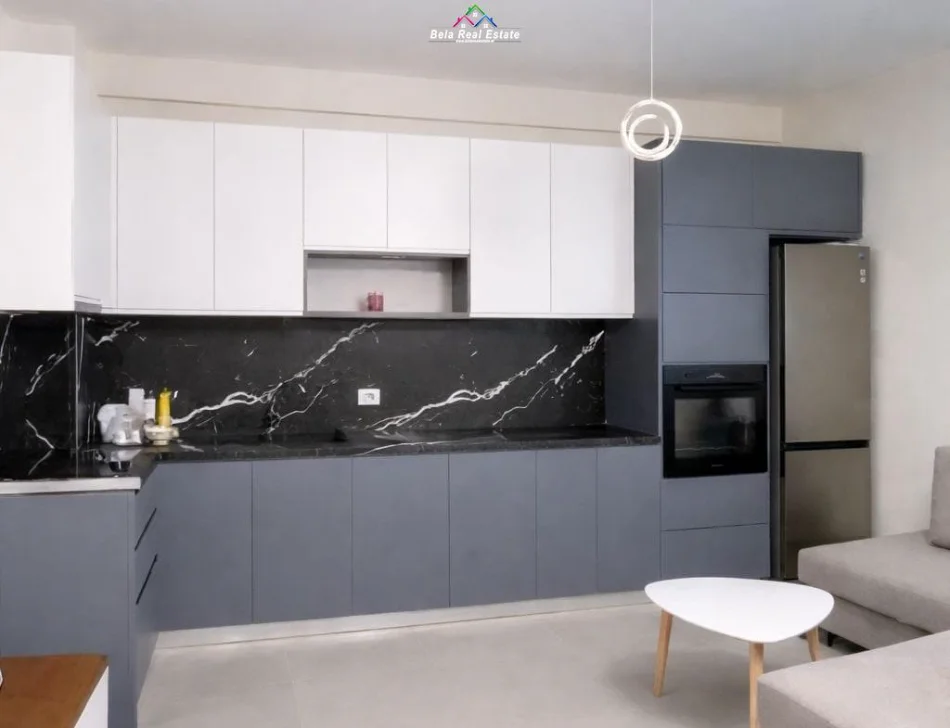 Tirane, jepet me qera apartament 2+1 Kati 2, 85 m² 850 € (Rruga e durresit)