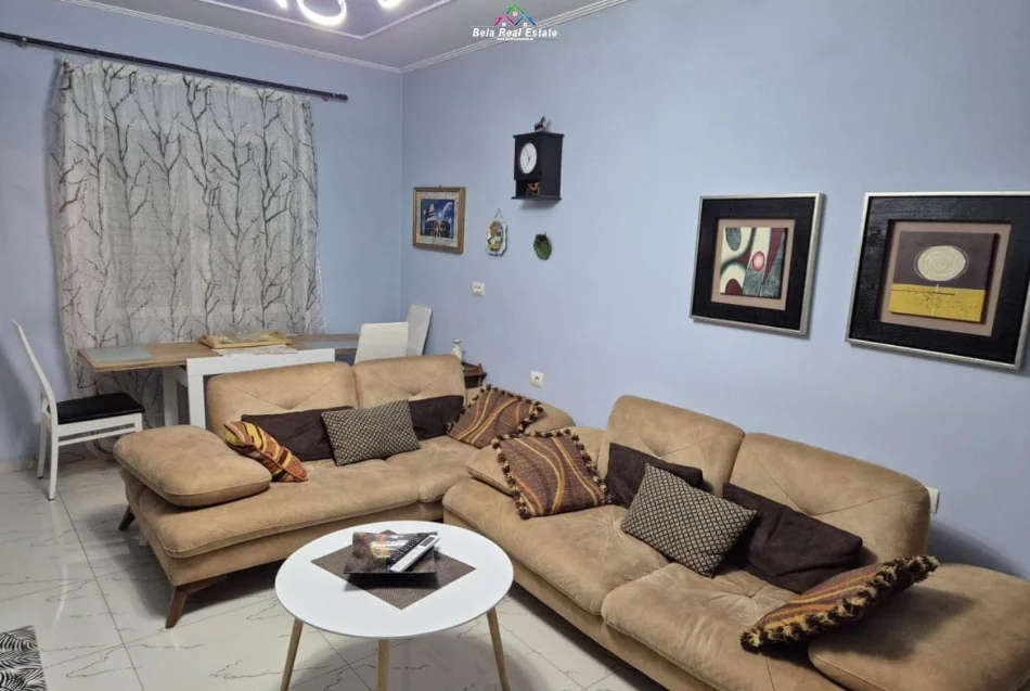 Tirane, jepet me qera apartament 2+1 Kati 6, 90 m² 670 € (Rruga Petro Nini Luarasi)