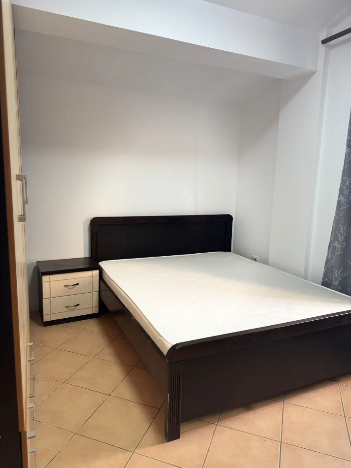 Tirane, jepet me qera apartament 3+1+Ballkon Kati 4, 99 m² 550 € (Selite /Universiteti Marlin Barleti)