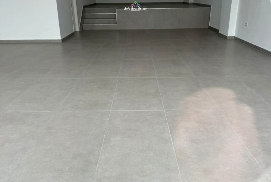 Tirane, jepet me qera dyqan Kati 0, 105 m² 1.700 € (Tregu i Ri Elektrik)