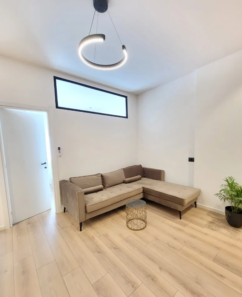 Tirane, shitet apartament 1+1 , 50 m² 119.900 € 
