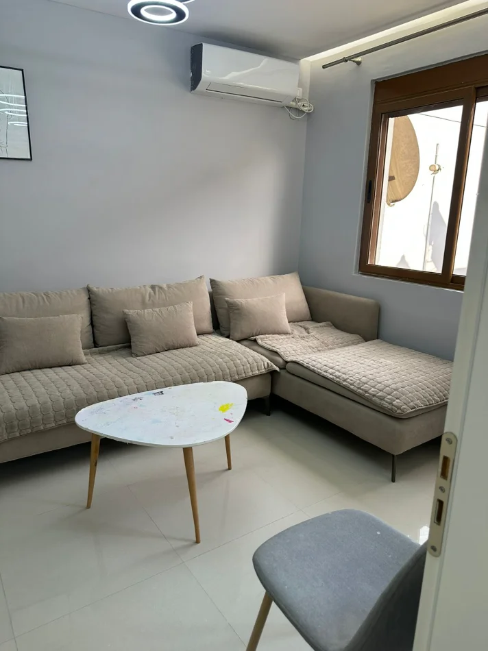 Tirane, jepet me qera apartament 1+1 Kati 3, 58 m² 520 € (21 Dhjetori/Rr.Ylbere Bylykbashi)