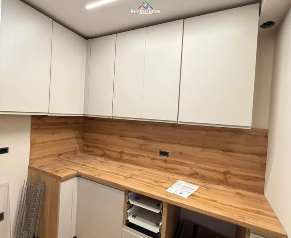 Tirane, jepet me qera apartament 1+1 Kati 11, 90 m² 840 € (Rruga e Kavajes)