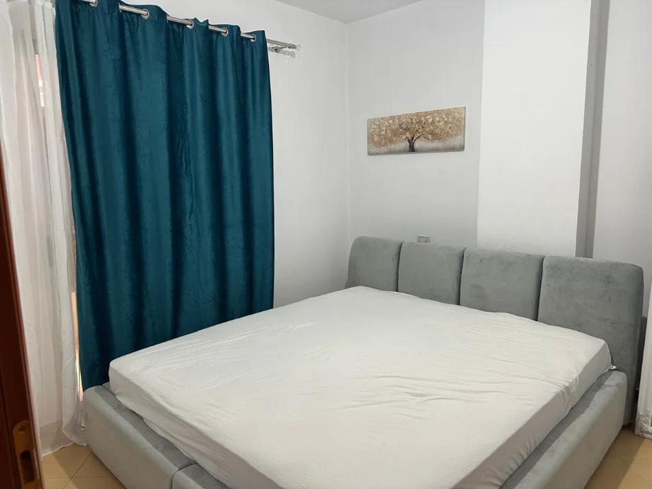 Tirane, jepet me qera apartament 2+1 Kati 3, 70 m² 470 € (Rruga Mikel Maruli)