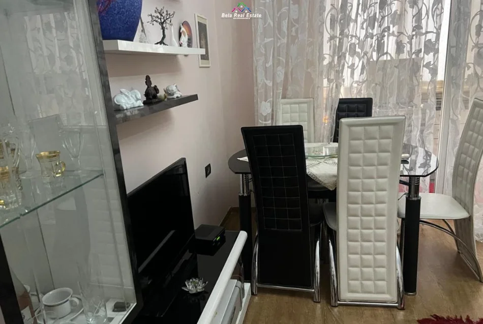 Tirane, jepet me qera apartament 2+1 Kati 4, 80 m² 630 € (prane Cok Market)