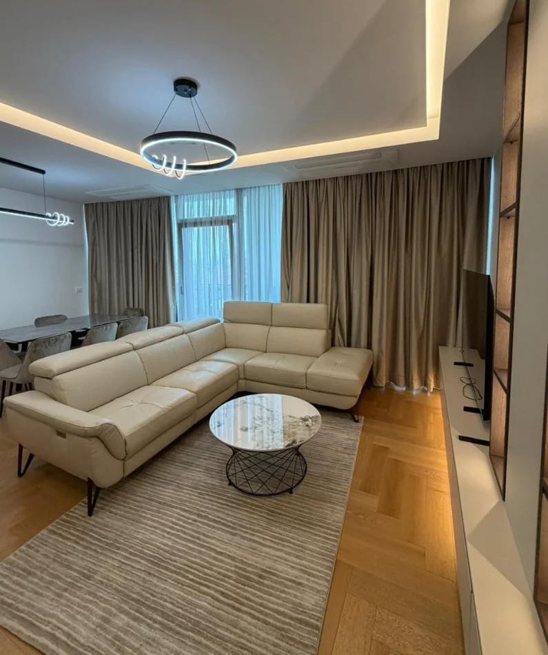 Tirane, jepet me qera apartament 2+1 , 117 m² 2.300 € 