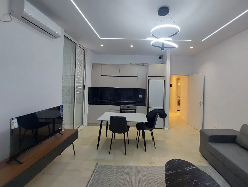Tirane, jepet me qera apartament 1+1+Ballkon , 70 m² 600 € 