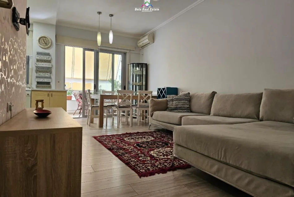 Tirane, jepet me qera apartament 2+1 Kati 3, 120 m² 800 € (Rruga Hamdi Sina)