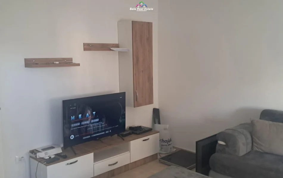 Tirane, jepet me qera apartament 1+1 Kati 3, 60 m² 500 € (Rruga Sadik Petrela)