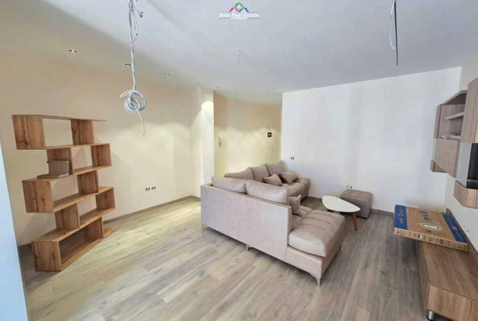 Tirane, jepet me qera apartament 3+1+Ballkon Kati 6, 120 m² 1.400 € (Bulevardi Zhan Dark)