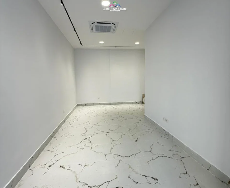 Tirane, jepet me qera dyqan Kati 0, 38 m² 900 € (Rruga mine Peza)