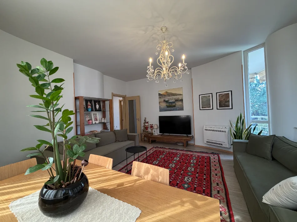 Tirane, shitet apartament 3+1+Ballkon Kati 4, 135 m² 265.000 € (Rruga Jordan Misja)