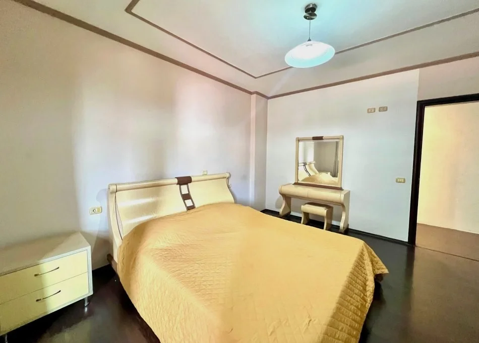 Tirane, jepet me qera apartament 2+1+Ballkon Kati 5, 98 m² 600 € (Kodra e Diellit/Rruga Abraham Lincoln/Big Market)