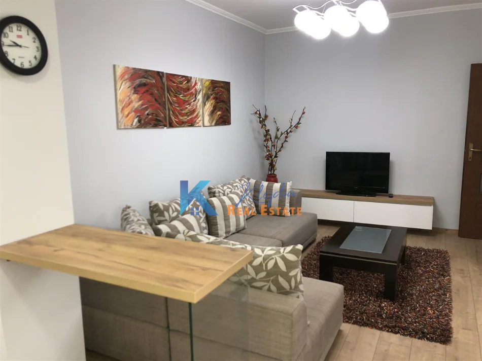 Tirane, jap me qera apartament 1+1+Ballkon Kati 3, 55 m² 670 € (Myslym Shyri)